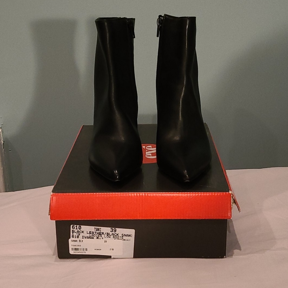 NWT EXE Black Ankle Boots w Snakeskin Heels Sz 39 - Picture 2 of 6